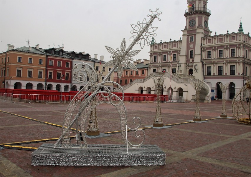 Świąteczne iluminacje niebawem rozświetlą zamojski Rynek...