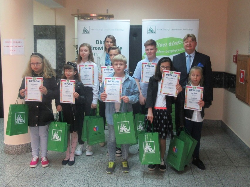 KRUS w Ostrołęce. Ogólnopolski Konkurs Plastyczny dla Dzieci dotyczący bezpieczeństwa na wsi