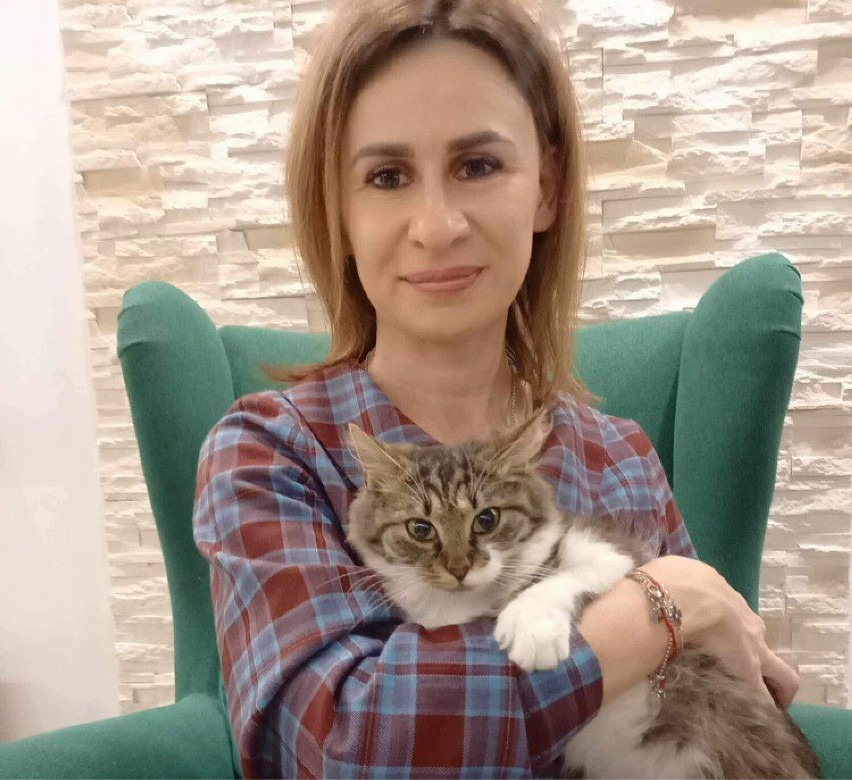 Anna Łubkowska ekspertka podatkowa z Sawina ma kotkę Klarę.