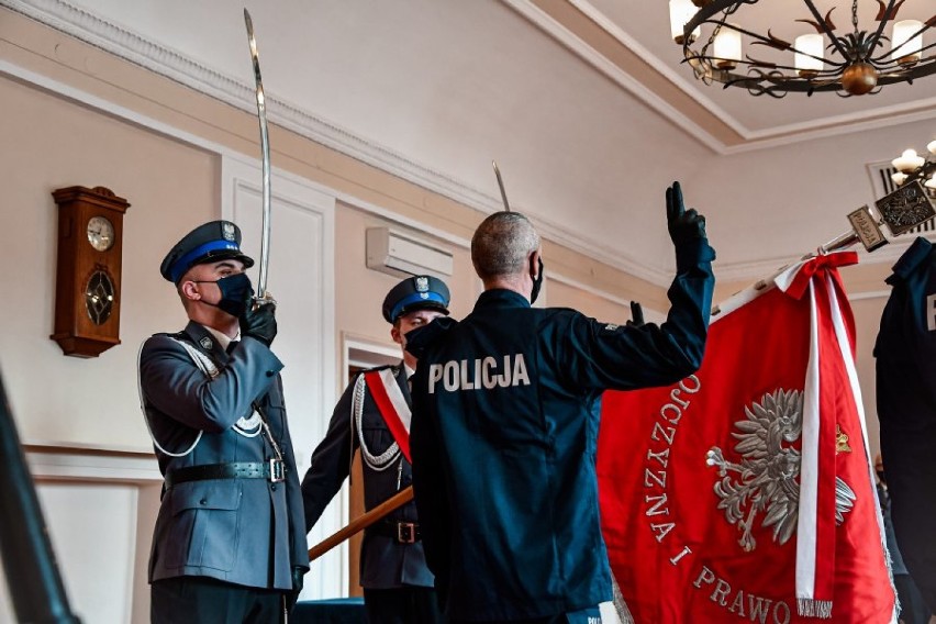 Ośmiu nowych funkcjonariuszy dołączyło do podlaskiej policji