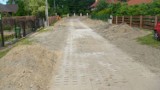 Rozpoczyna się piąty rok programu utwardzania lokalnych dróg betonowymi płytami