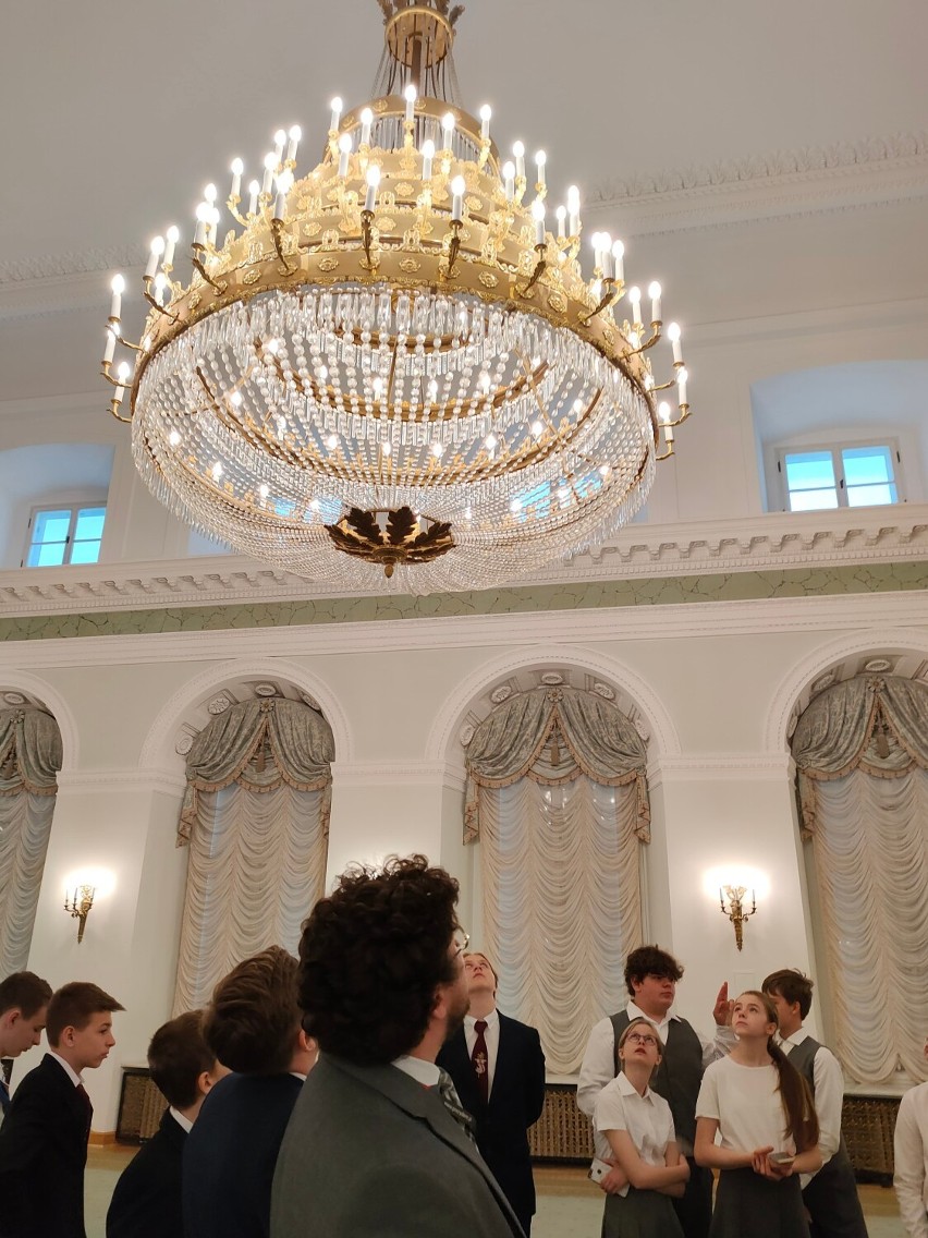 Dzieci z powiatu wejherowskiego odwiedziły Pałac Prezydencki w Warszawie