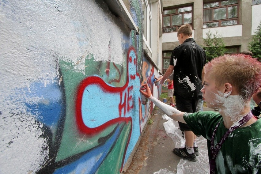 Kraków: warsztaty graffiti dla gimnazjalistów z Krowodrzy Górki [ZDJĘCIA]