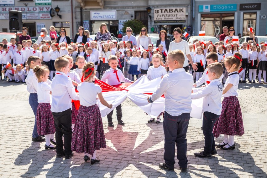 Dzień Flagi w Pilźnie. Zobaczcie, jak świętowali mieszkańcy przed pandemią