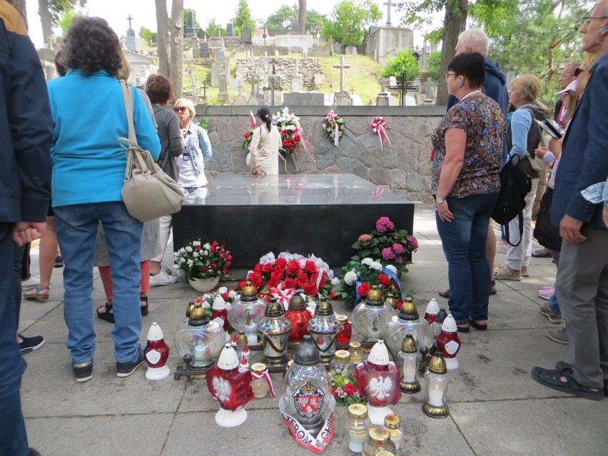 Cmentarz Na Rossie w Wilnie na Litwie. zwiedzanie cmentarz