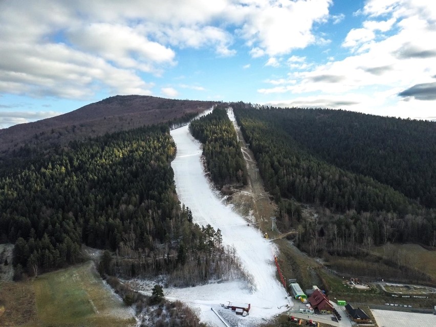 Kasina Ski jako pierwsza na Limanowszczyźnie rozpoczyna sezon zimowy [ZDJĘCIA]