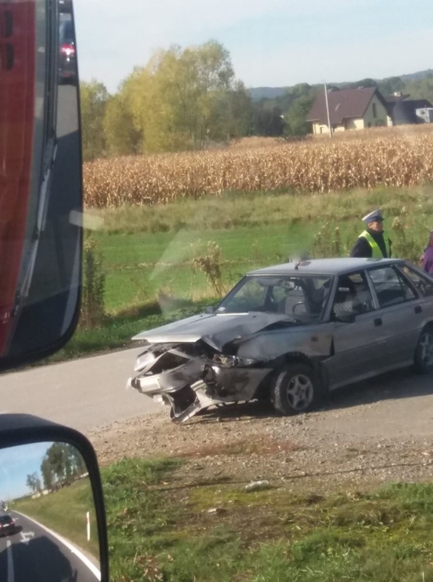 Wypadek na obwodnicy Wojnicza. Jedna osoba trafiła do szpitala [ZDJĘCIA]