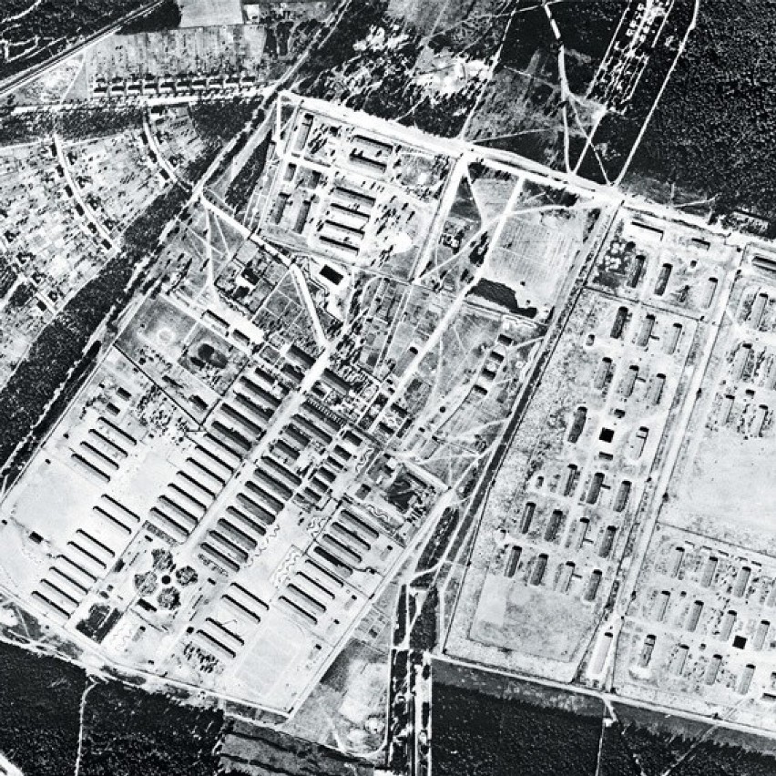 Teren obozu jenieckiego (zdjęcia archiwalne)