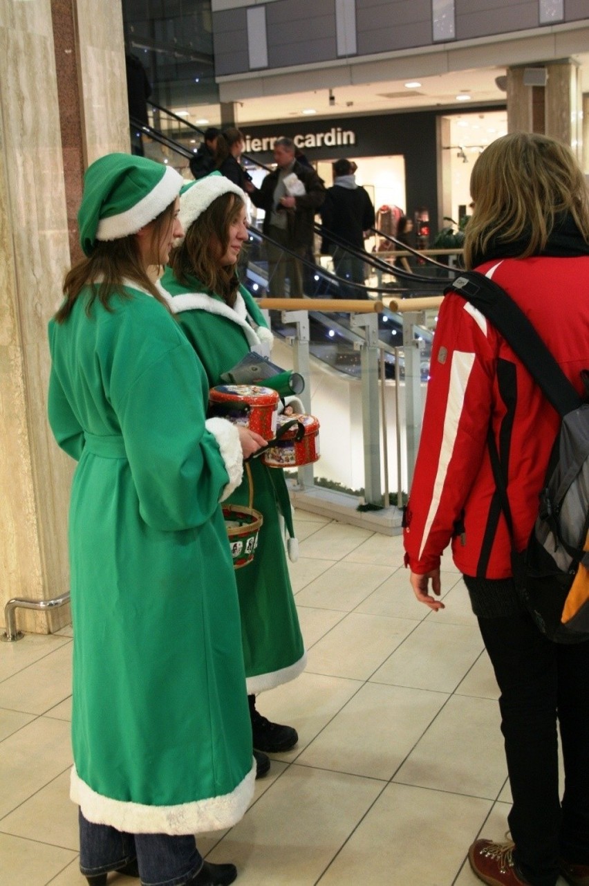 W tę sobotę, w centrach handlowych we Wrocławiu, pojawią się Zielone Mikołaje!