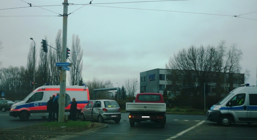 Dzisiaj (27.03.2014) na skrzyżowaniu ulic Marii Curie...