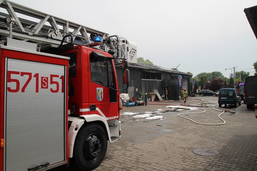 Pożar hali magazynowej na ul. Pionierów