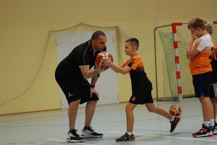 Grom Turowo koło Szczecinka zaprasza dzieci na treningi koszykarskie [zdjęcia]