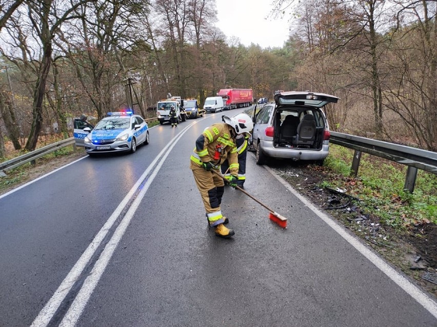 Gmina Wronki. Niebezpiecznie w Pile - zderzyły się dwa samochody [ZDJĘCIA]