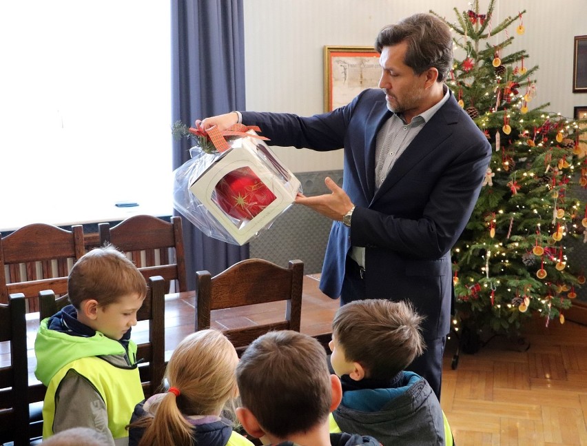 Dzieci z Przedszkola im. M. Konopnickiej oraz Szkoły...