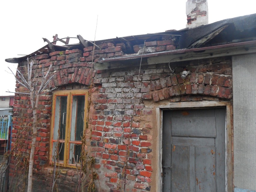 Mieszkań socjalnych w Dąbrowie Górniczej wciąż brak, a w Gołonogu na ludzi może się zawalić dach