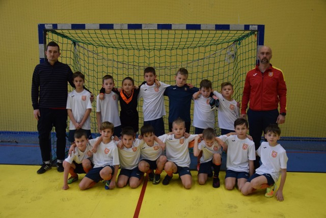 Turniej piłki nożnej U-10 chłopców w świebodzińskiej hali sportowej
