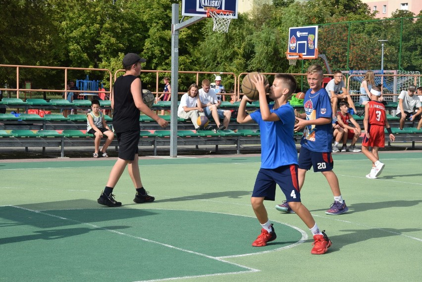 Kaliski Streetball. Na Polach Marsowych w Kaliszu trwa...