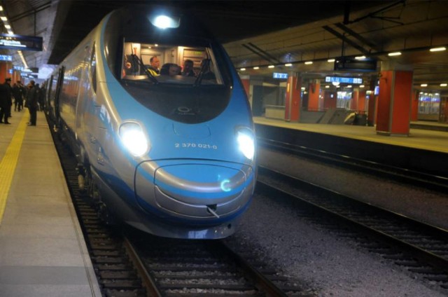 POCIĄGI PENDOLINO. Godziny odjazdów z Krakowa [rozkład jazdy, bilety, aktualne ceny]

Pociągi Pendolino od grudnia 2014 roku jeżdżą po polskich torach. Sprawdźcie aktualny godzinowy rozkład pociągów wyjeżdżających z Krakowa.