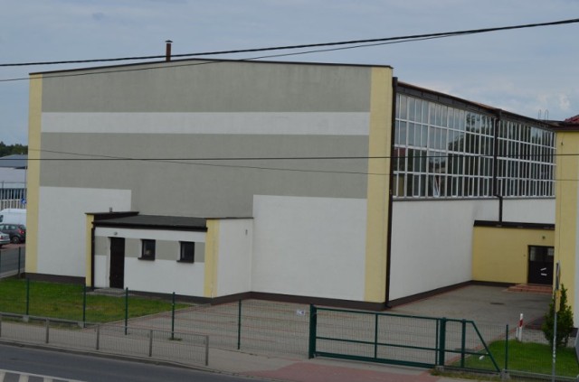 Będzie modernizacja hali sportowej przy Liceum Ogólnokształcącym w Poddębicach. Powiat pozyskał na ten cel 80 tys. zł dotacji