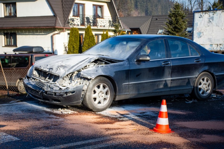 Podhale. Wypadek na zakopiance. Droga pod Tatry jest zablokowana!