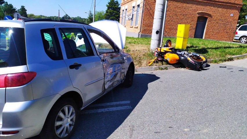 Wypadek z udziałem motocyklisty w Świerklanach