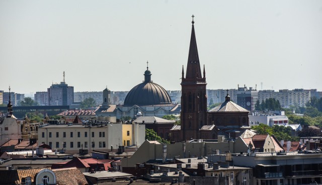 Michał Boszko z Nordic Development pokazał nam wiidok z Nordic Haven, najwyższego obecnie budynku mieszkalnego w Bydgoszczy. Apartamentowiec ma 55 m.


Nordic Haven - wideo z maja 2016

