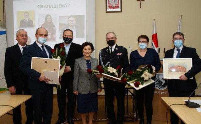 Szczególnie zasłużeni mieszkańcy powiatu świeckiego otrzymali nagrody 27 stycznia podczas sesji