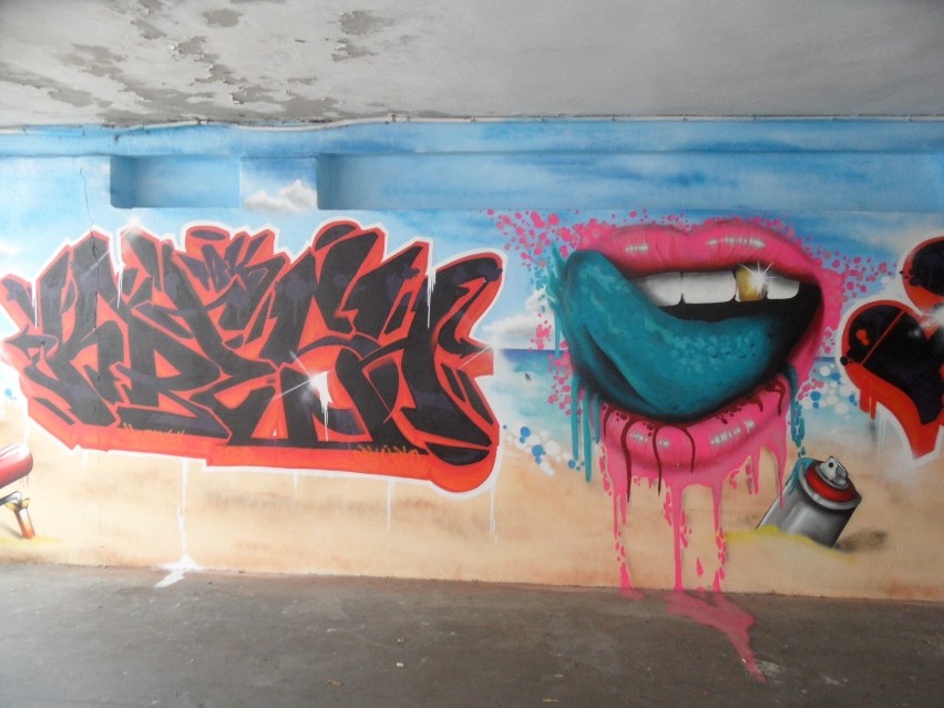 Przejście podziemne na Baczyńskiego ozdobione przez graffiti [ZDJĘCIA]