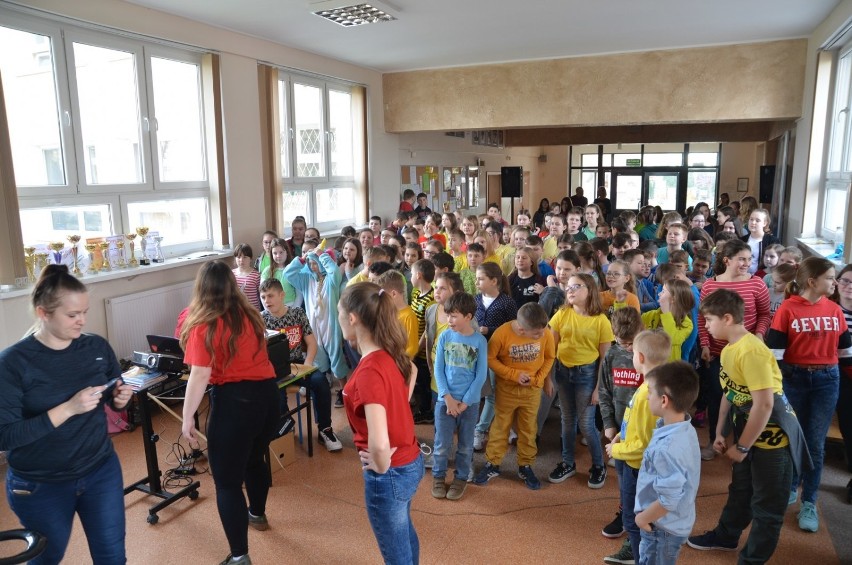 Pierwszy Dzień Wiosny w szkole w Żydowie - na sportowo i muzycznie [FOTO,VIDEO]