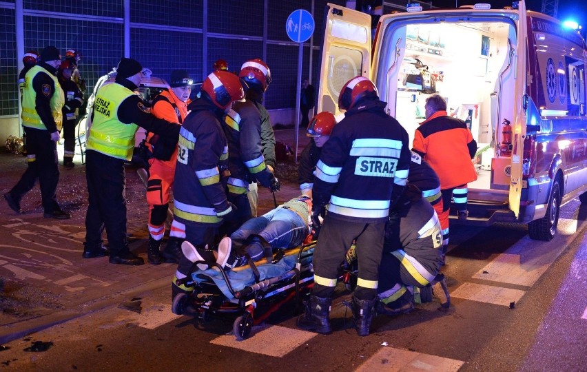 Do wypadku doszło w sobotę około godz. 22.30 na skrzyżowaniu...