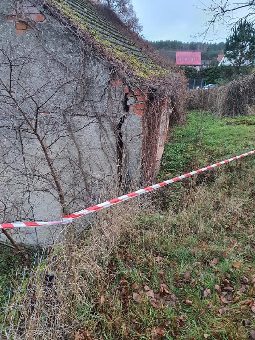 Wybuch butli z gazem w Polnem koło Barwic. Jest osoba poszkodowana [zdjęcia]