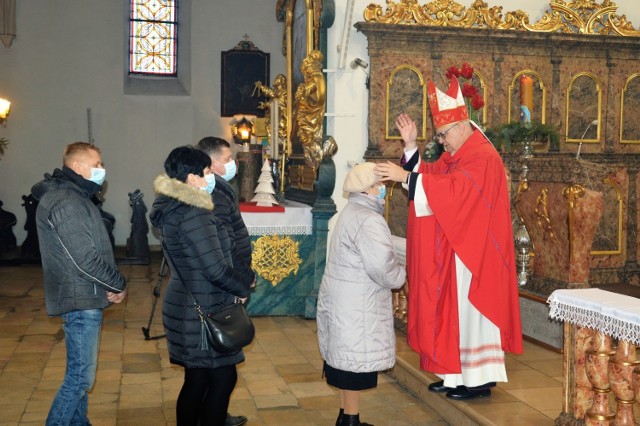 Uczestnicy spotkania otrzymali indywidualne błogosławieństwo ks. biskupa Andrzeja Czai.