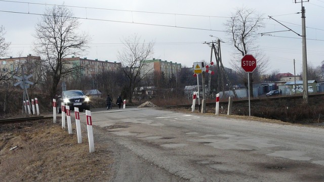 Zwłoki 56-letniego mieszkańca powiatu wieluńskiego znaleziono w rejonie przejazdu kolejowego na ulicy P.O.W.