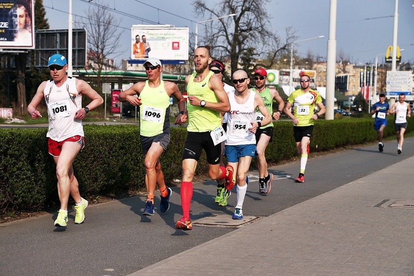  Zobacz zdjęcia z H2O Półmaratonu we Wrocławiu. Znajdź siebie i swoich znajomych