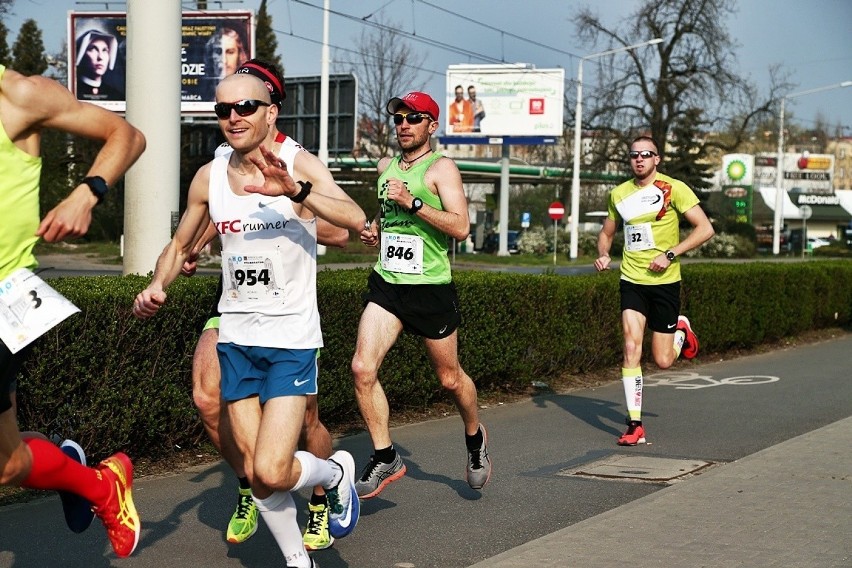  Zobacz zdjęcia z H2O Półmaratonu we Wrocławiu. Znajdź siebie i swoich znajomych