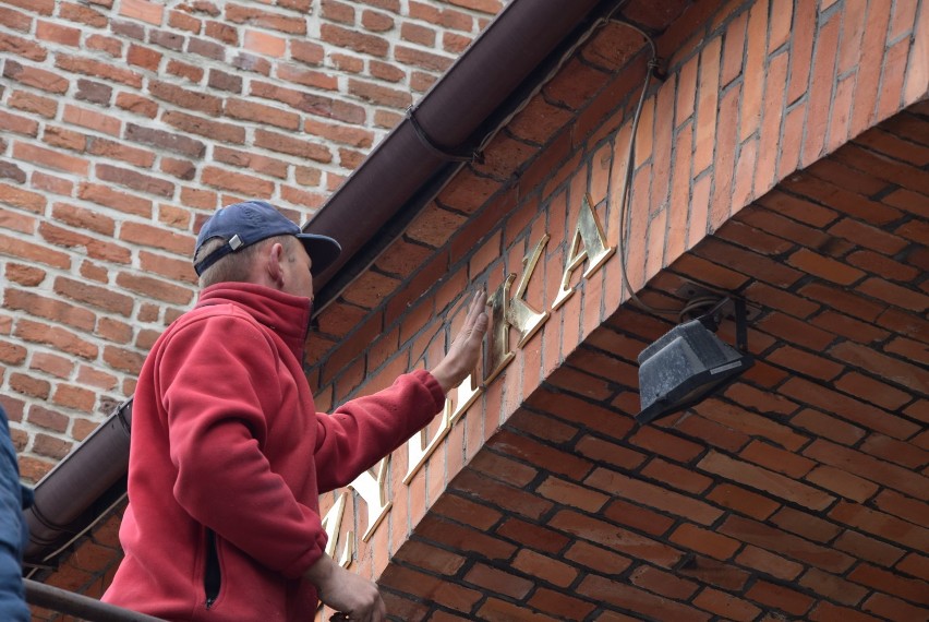 Bazylika mniejsza w Sieradzu. Napis już jest!