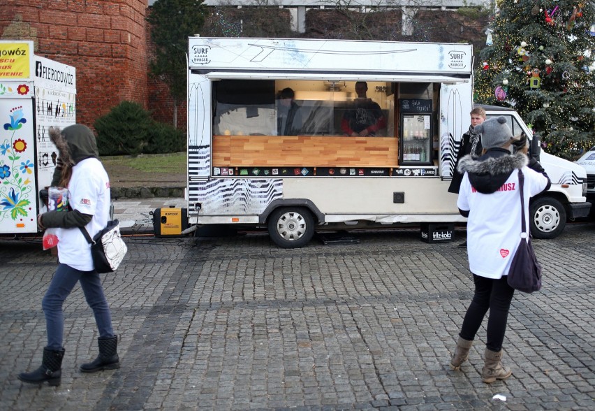 Zlot food trucków w Modlinie. Majówka z żarciem na kółkach