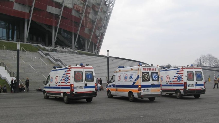 Stu kibiców poszkodowanych na meczu Euro na Narodowym. Próbne ćwiczenia służb[WIDEO,ZDJĘCIA]