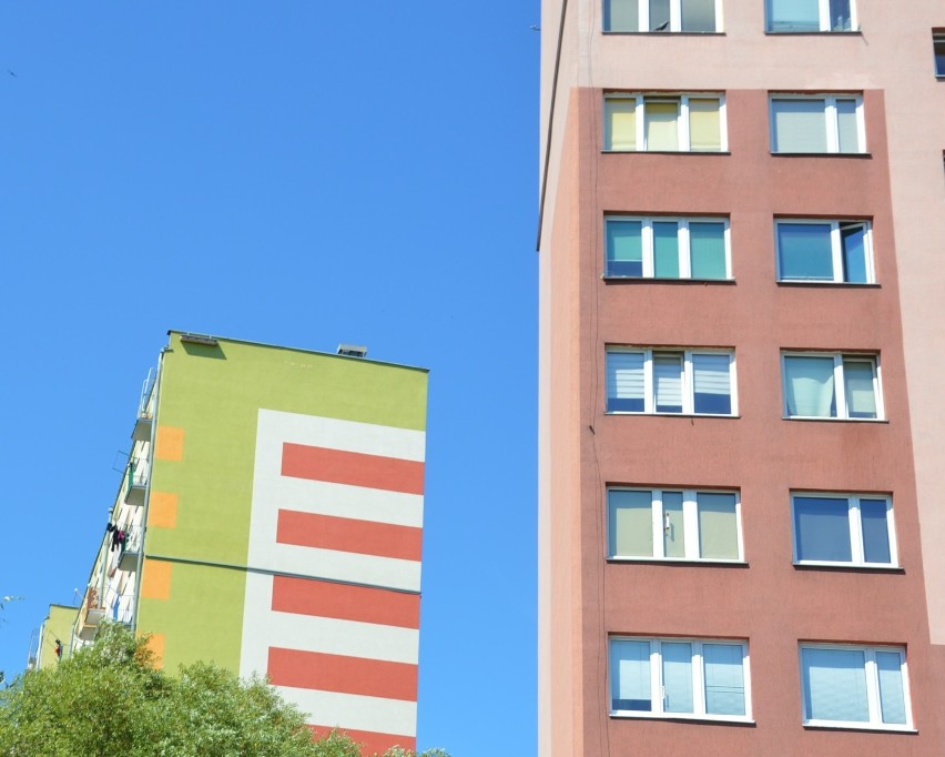 Elewacje bloków na osiedlach w Piotrkowie: Coraz więcej...