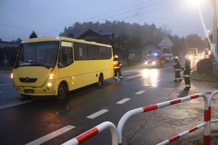 Zderzenie audi i autobusu na DK78