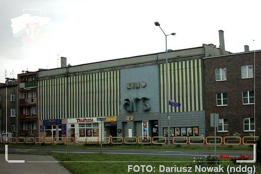 Kino ARS przy ul. Kościuszki 18, w samym centrum miasta, tuż...