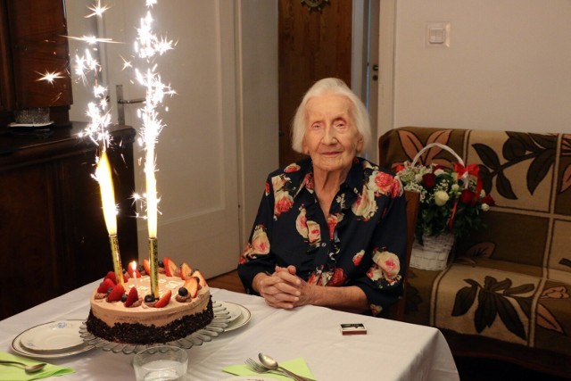 Barbara Sowa 23 czerwca skończyła 104 lata! Wciąż tryska humorem i dystansem do siebie.