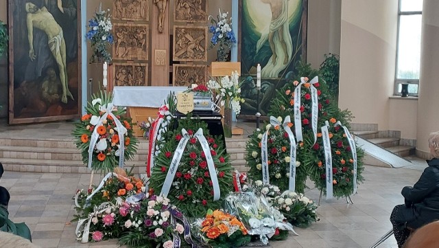 W środę, 15 marca  w kaplicy na Cmentarzu Komunalnym na ulicy Długiej w Ostrowcu Świętokrzyskim, odbyła się uroczystość pogrzebowa Grzegorza Zakrzewskiego.