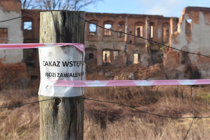 Zamek Piastowski po tym jak runęła wschodnia ściana...