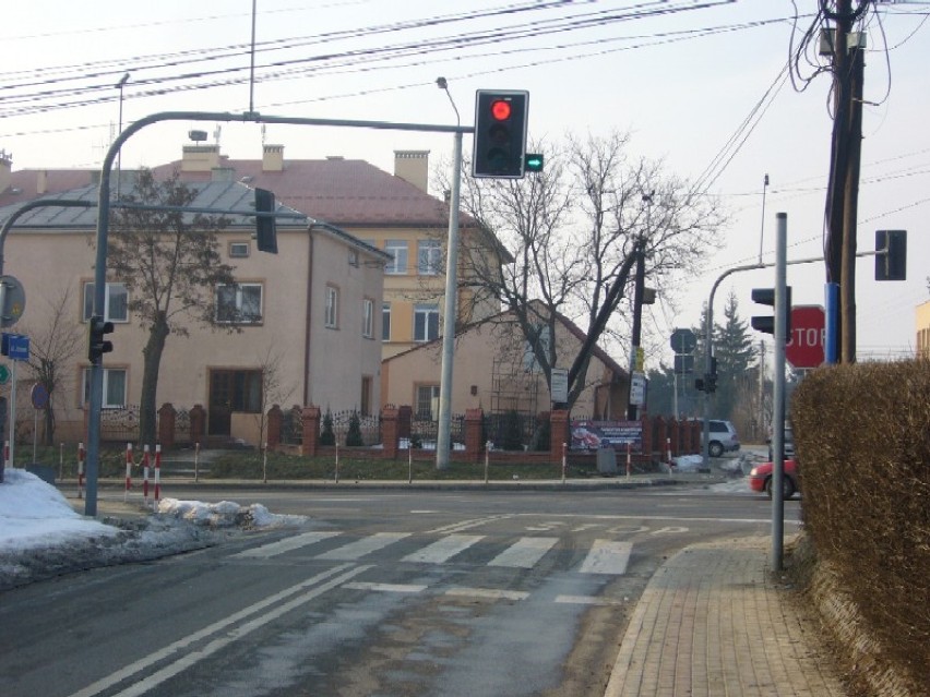 Skrzyżowanie na osiedlu Zwięczyca -wyjazd z ulicu Jarowej