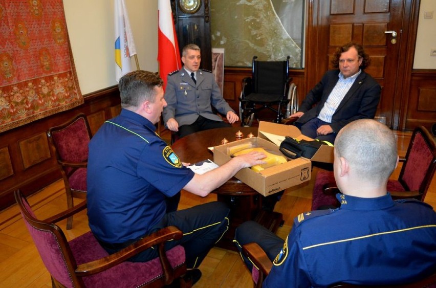 Policja w Sopocie otrzymała nowy defibrylator [ZDJĘCIA]