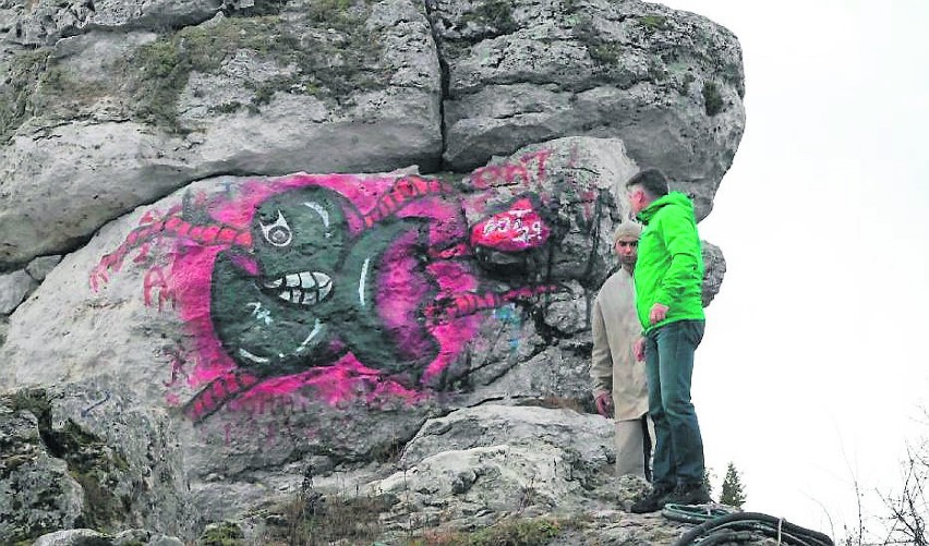 Akcja Czyste skały: Na Kromołowcu usunęli grafitti ze skał [ZDJĘCIA]