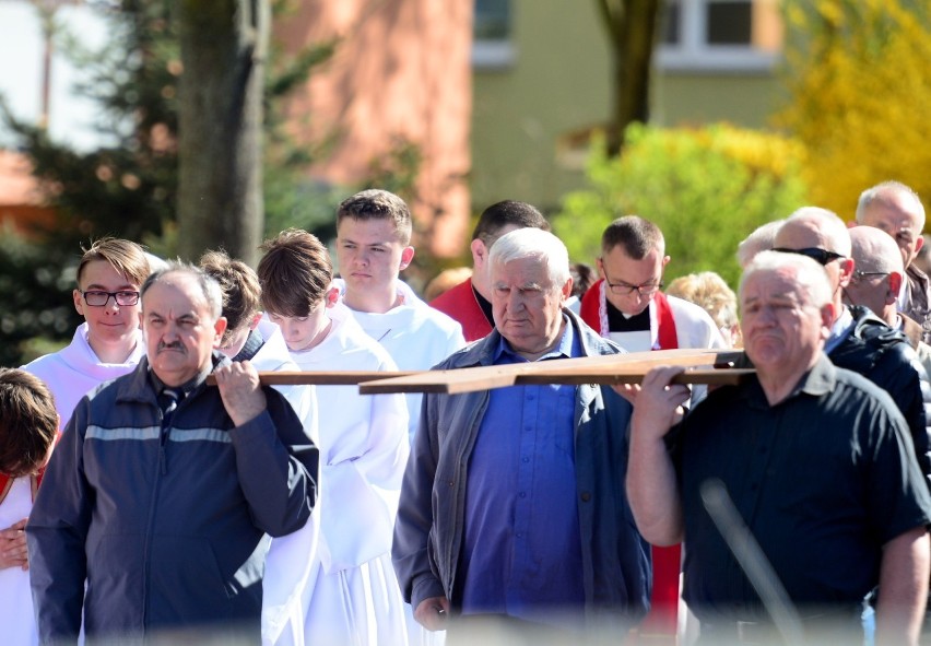 W Wielki Piątek ulicami osiedla Akademickiego przeszła droga...