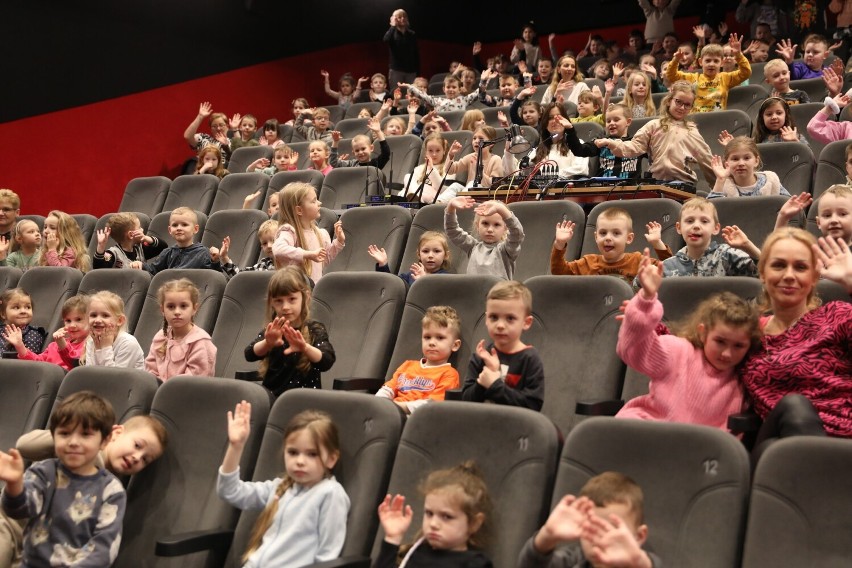 Teatr Laki Tęcza w Sławnie. Dzieci świetnie się bawiiły w SDK