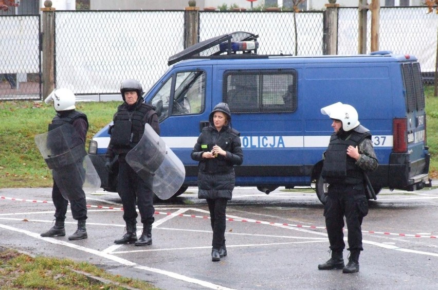 W Trzebini drużyny chciały grać, ale sędzia odwołał mecz MKS z Beskidem Andrychów [FOTO, WIDEO]